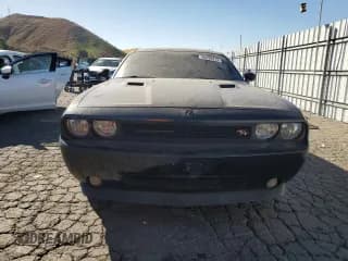 ✅ 2010 Dodge Challenger R/T Classic • VIN: 2B3CJ5DT7AH280929 • Lot: 80299314. Wystawiony na Copart z przebiegiem 128 626 mil. Bezpłatny archiwum sprzedaży aukcyjnych z USA i szczegółowy raport historii pojazdu na DreamBid. Zdjęcie 5.