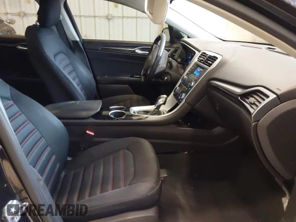 ✅ 2013 Ford Fusion SE • VIN: 3FA6P0HR9DR111568 • Lot: 42354973. Wystawiony na IAAI z przebiegiem 148 386 mil. Bezpłatny archiwum sprzedaży aukcyjnych z USA i szczegółowy raport historii pojazdu na DreamBid. Zdjęcie 5.