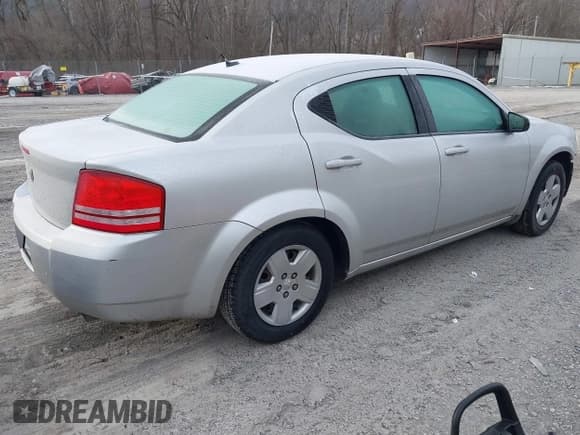 ✅ 2008 Dodge Avenger SE • VIN: 1B3LC46K48N296855 • Lot: 41390164. Wystawiony na IAAI z przebiegiem 158 735 mil. Bezpłatny archiwum sprzedaży aukcyjnych z USA i szczegółowy raport historii pojazdu na DreamBid. Zdjęcie 4.
