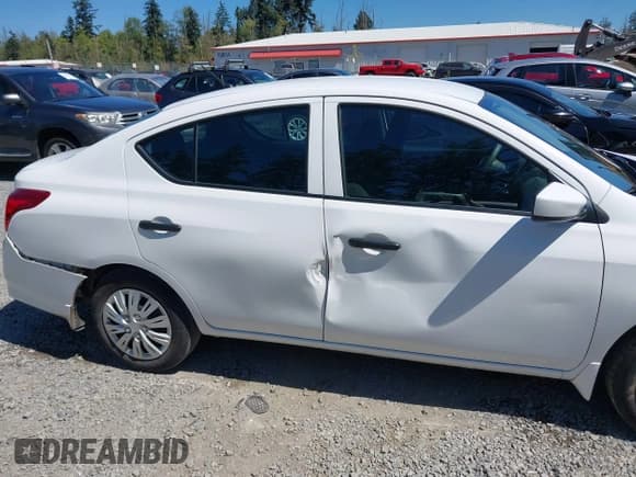 ✅ 2016 Nissan Versa S • VIN: 3N1CN7AP2GL835763 • Lot: 42966826. Listed on IAAI with 73,435 mi. Free auction sales archive from the USA and detailed vehicle history report at DreamBid. Image 6.