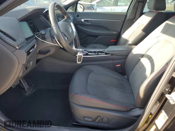 2021 Hyundai Sonata SEL Plus z VIN 5NPEJ4J21MH123454, wystawiony jako Copart lot #57155845 z przebiegiem 209 873 mil mil oraz Szkoda całkowita • Salvage title. Historia ofert i sprzedaży dostępna na DreamBid. Obrazek 7.