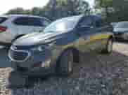 2020 Chevrolet Equinox LS z VIN 2GNAXSEV1L6270762, wystawiony jako Copart lot #69131035 z przebiegiem 153 694 mil mil oraz Szkoda całkowita • Salvage title. Historia ofert i sprzedaży dostępna na DreamBid. Obrazek 1.