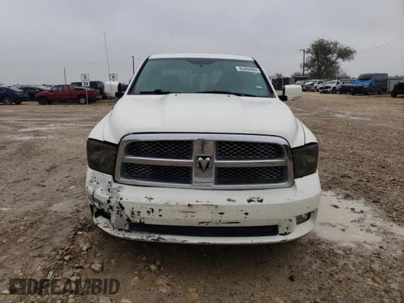 ✅ 2009 Dodge 1500 Sport • VIN: 1D3HB13T39S703531 • Lot: 83464904. Wystawiony na Copart z przebiegiem 295 023 mil. Bezpłatny archiwum sprzedaży aukcyjnych z USA i szczegółowy raport historii pojazdu na DreamBid. Zdjęcie 5.