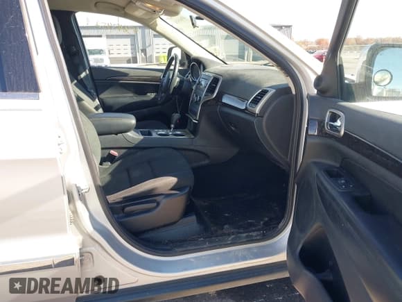 ✅ 2013 Jeep Grand Cherokee Laredo • VIN: 1C4RJFAG8DC607593 • Lot: 43643452. Listed on IAAI with 168,356 mi. Free auction sales archive from the USA and detailed vehicle history report at DreamBid. Image 5.