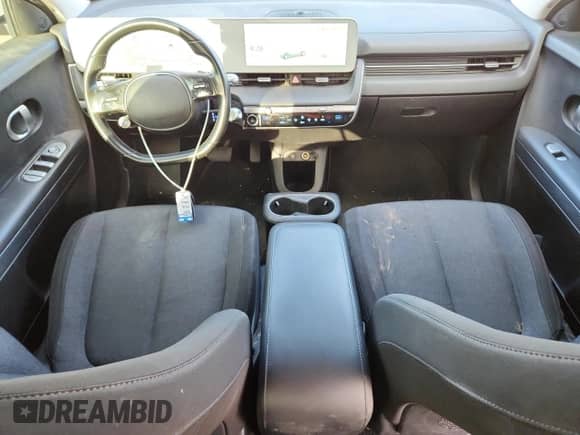 ✅ 2022 Hyundai Ioniq 5 SE • VIN: KM8KMDAF2NU051714 • Lot: 82382415. Wystawiony na Copart z przebiegiem 91 336 mil. Bezpłatny archiwum sprzedaży aukcyjnych z USA i szczegółowy raport historii pojazdu na DreamBid. Zdjęcie 8.