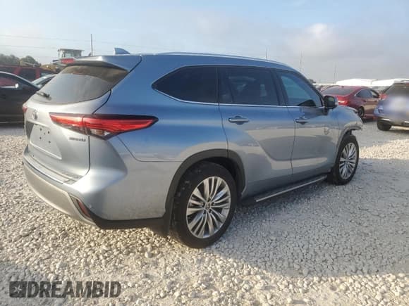 ✅ 2023 Toyota Highlander Hybrid Platinum • VIN: 5TDFARAH6PS524020 • Лот: 71911734. Опубликован ранее на Copart с пробегом 16 866 миль. Бесплатный доступ к архиву аукционных продаж из США и подробный отчёт об истории автомобиля на DreamBid. Изображение 3.