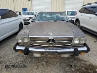 ✅ 1987 Mercedes-Benz 560 SL • VIN: WDBBA48D1HA062323 • Lot: 70785994. Wystawiony na Copart z przebiegiem 138 909 mil. Bezpłatny archiwum sprzedaży aukcyjnych z USA i szczegółowy raport historii pojazdu na DreamBid. Zdjęcie 5.