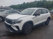 ✅ 2023 Volkswagen Taos S • VIN: 3VVDX7B24PM319835 • Лот: 43038448. Опубликован ранее на IAAI с пробегом 135 076 миль. Бесплатный доступ к архиву аукционных продаж из США и подробный отчёт об истории автомобиля на DreamBid. Изображение 2.