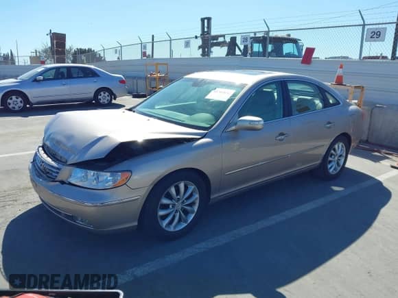 2007 Hyundai Azera SE with VIN KMHFC46F07A183646, listed as a IAAI auction lot 41705832 with 67,230 mi miles and . Bid and sale history available at DreamBid. Image 19.
