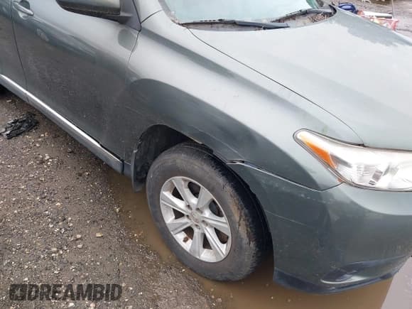 ✅ 2013 Toyota Highlander • VIN: 5TDZA3EH3DS036403 • Lot: 43058226. Wystawiony na IAAI z przebiegiem 135 542 mil. Bezpłatny archiwum sprzedaży aukcyjnych z USA i szczegółowy raport historii pojazdu na DreamBid. Zdjęcie 6.