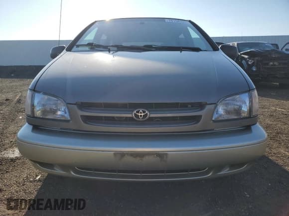 ✅ 1998 Toyota Sienna LE • VIN: 4T3ZF13C6WU035437 • Lot: 70158325. Wystawiony na Copart z przebiegiem 213 613 mil. Bezpłatny archiwum sprzedaży aukcyjnych z USA i szczegółowy raport historii pojazdu na DreamBid. Zdjęcie 5.