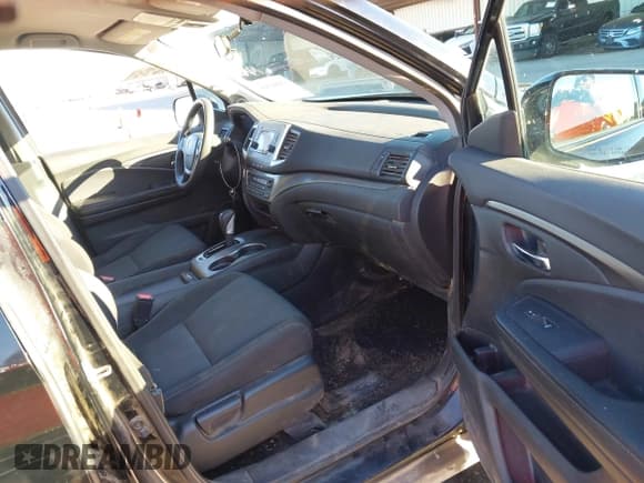 ✅ 2017 Honda Ridgeline Sport • VIN: 5FPYK3F11HB019045 • Lot: 43481915. Listed on IAAI with 197,201 mi. Free auction sales archive from the USA and detailed vehicle history report at DreamBid. Image 5.