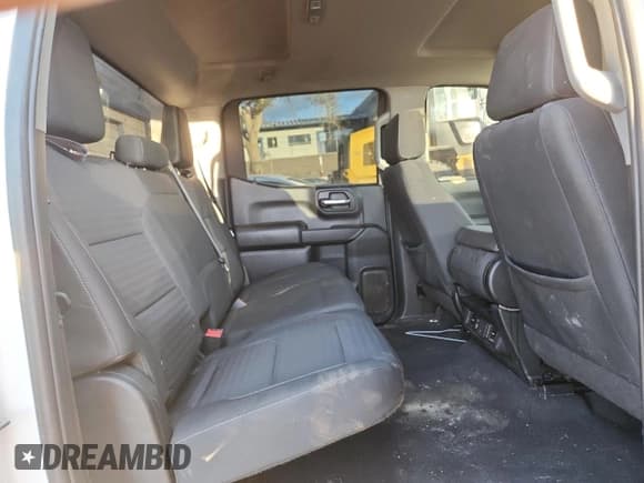 ✅ 2024 Chevrolet Silverado 1500 Custom • VIN: 1GCPDBEK3RZ216782 • Lot: 87041315. Wystawiony na Copart z przebiegiem 62 825 mil. Bezpłatny archiwum sprzedaży aukcyjnych z USA i szczegółowy raport historii pojazdu na DreamBid. Zdjęcie 10.