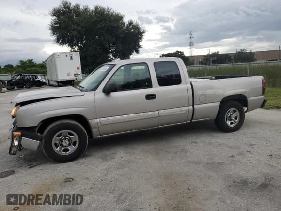 ✅ 2004 Chevrolet Silverado 1500 LS • VIN: 2GCEC19T441270567 • Lot: 69769684. Listed on Copart with 174,118 mi. Free auction sales archive from the USA and detailed vehicle history report at DreamBid. Image 1.