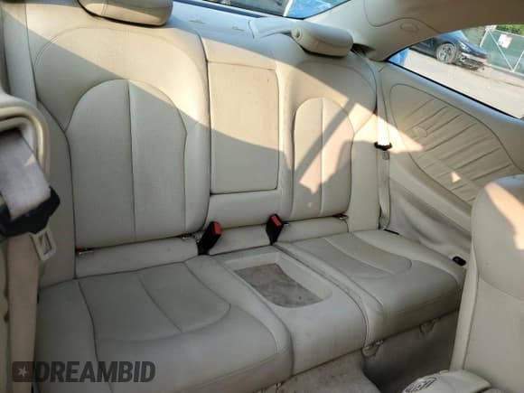 ✅ 2005 Mercedes-Benz CLK 320 • VIN: WDBTJ65J65F139941 • Lot: 67733435. Listed on Copart with 151,756 mi. Free auction sales archive from the USA and detailed vehicle history report at DreamBid. Image 10.