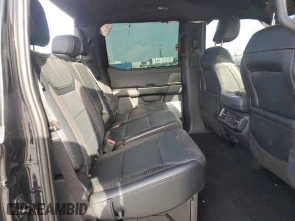 ✅ 2023 Ford F-150 Raptor • VIN: 1FTFW1RGXPFB21737 • Лот: 63015105. Опубликован ранее на Copart с пробегом 28 012 миль. Бесплатный доступ к архиву аукционных продаж из США и подробный отчёт об истории автомобиля на DreamBid. Изображение 10.