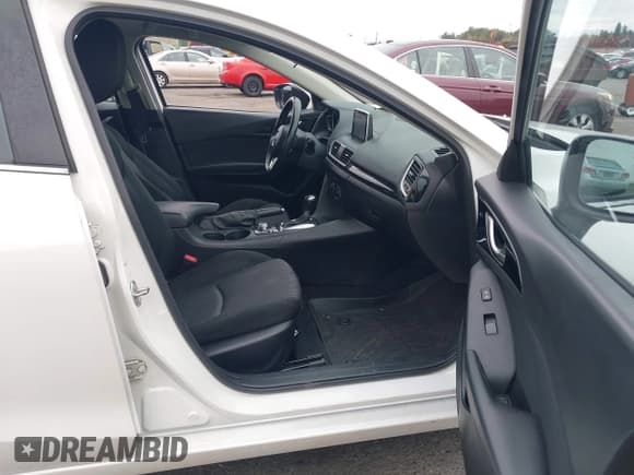 ✅ 2015 Mazda 3 i Touring • VIN: JM1BM1V73F1250988 • Lot: 43565311. Wystawiony na IAAI z przebiegiem 130 297 mil. Bezpłatny archiwum sprzedaży aukcyjnych z USA i szczegółowy raport historii pojazdu na DreamBid. Zdjęcie 5.
