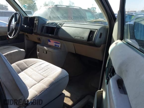 ✅ 1991 GMC Safari • VIN: 1GKDM19Z2MB530997 • Лот: 42134837. Опубликован ранее на IAAI с пробегом 195 085 миль. Бесплатный доступ к архиву аукционных продаж из США и подробный отчёт об истории автомобиля на DreamBid. Изображение 5.