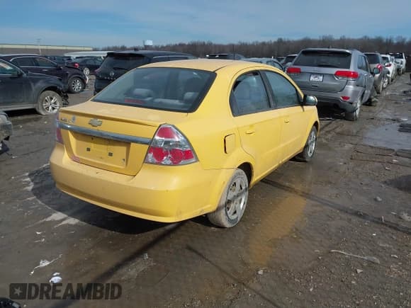 ✅ 2011 Chevrolet Aveo 1LT • VIN: KL1TD5DE5BB165903 • Lot: 41519320. Wystawiony na IAAI z przebiegiem 122 387 mil. Bezpłatny archiwum sprzedaży aukcyjnych z USA i szczegółowy raport historii pojazdu na DreamBid. Zdjęcie 4.