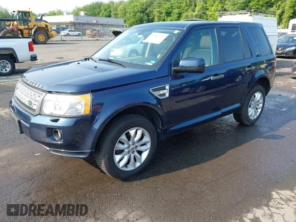 ✅ 2011 Land Rover LR2 HSE • VIN: SALFR2BN9BH235952 • Lot: 42489351. Listed on IAAI with 195,091 mi. Free auction sales archive from the USA and detailed vehicle history report at DreamBid. Image 2.
