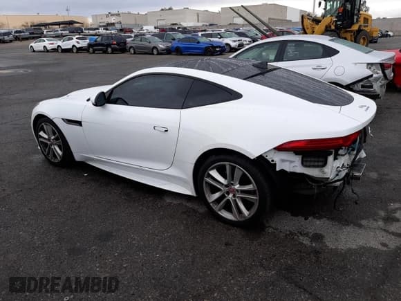✅ 2016 Jaguar F-Type S • VIN: SAJWJ6BV4G8K27272 • Lot: 39014803. Listed on Copart with 43,421 mi. Free auction sales archive from the USA and detailed vehicle history report at DreamBid. Image 2.