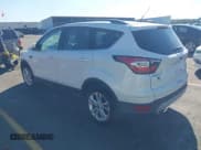 ✅ 2017 Ford Escape SE • VIN: 1FMCU0GD7HUB36913 • Lot: 43482217. Wystawiony na IAAI z przebiegiem 103 564 mil. Bezpłatny archiwum sprzedaży aukcyjnych z USA i szczegółowy raport historii pojazdu na DreamBid. Zdjęcie 3.