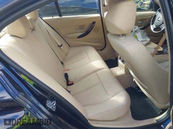 ✅ 2015 BMW 3 Series 320i xDrive • VIN: WBA3C3C58FP663102 • Lot: 43589485. Listed on IAAI with 182,582 mi. Free auction sales archive from the USA and detailed vehicle history report at DreamBid. Image 8.