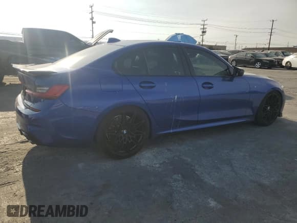 ✅ 2019 BMW 3 Series 330i • VIN: WBA5R1C5XKAK10365 • Lot: 91661645. Listed on Copart with 100,202 mi. Free auction sales archive from the USA and detailed vehicle history report at DreamBid. Image 3.