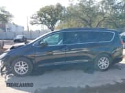 ✅ 2020 Chrysler Voyager LXi • VIN: 2C4RC1DG3LR164316 • Lot: 43723706. Wystawiony na IAAI z przebiegiem 108 261 mil. Bezpłatny archiwum sprzedaży aukcyjnych z USA i szczegółowy raport historii pojazdu na DreamBid. Zdjęcie 15.