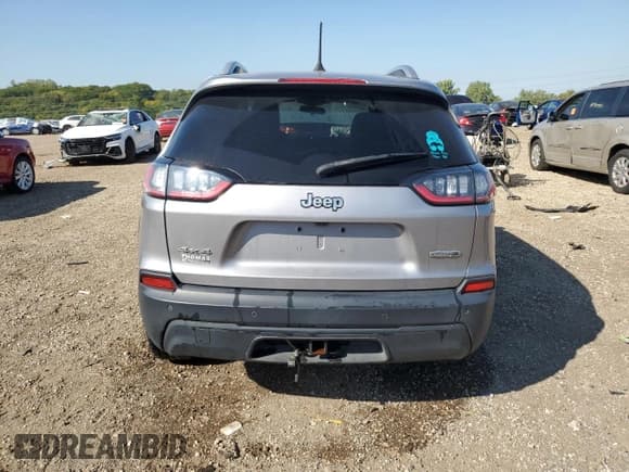 ✅ 2020 Jeep Cherokee Latitude Plus • VIN: 1C4PJMLB5LD555197 • Лот: 81184475. Опубликован ранее на Copart с пробегом 66 628 миль. Бесплатный доступ к архиву аукционных продаж из США и подробный отчёт об истории автомобиля на DreamBid. Изображение 6.