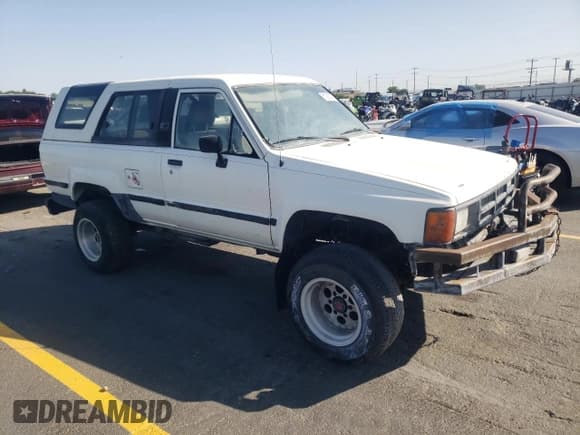 ✅ 1986 Toyota 4Runner • VIN: JT4RN62D6G0045742 • Lot: 61291075. Listed on Copart with 139,031 mi. Free auction sales archive from the USA and detailed vehicle history report at DreamBid. Image 4.