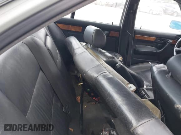 ✅ 1991 BMW 5 Series • VIN: WBAHD6313MBJ67443 • Лот: 43708914. Опубликован ранее на IAAI с пробегом 239 692 миль. Бесплатный доступ к архиву аукционных продаж из США и подробный отчёт об истории автомобиля на DreamBid. Изображение 8.