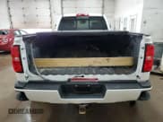 ✅ 2018 GMC Sierra 3500HD Denali • VIN: 1GT42YEYXJF261630 • Lot: 64598444. Wystawiony na Copart z przebiegiem Nie podano. Bezpłatny archiwum sprzedaży aukcyjnych z USA i szczegółowy raport historii pojazdu na DreamBid. Zdjęcie 6.