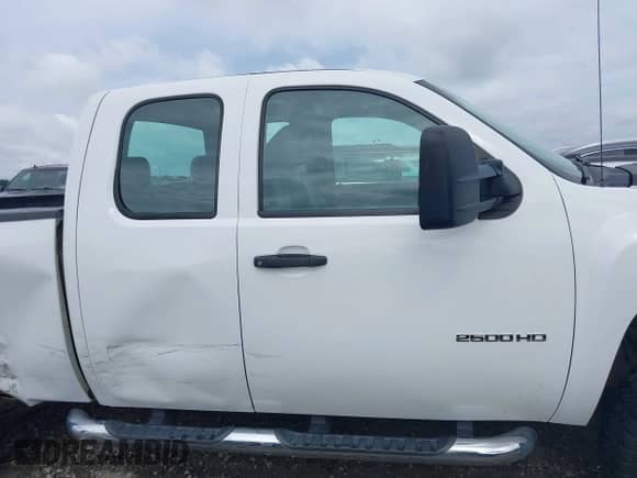✅ 2013 Chevrolet Silverado 2500HD Work Truck • VIN: 1GC2KVCG7DZ403046 • Lot: 42442506. Wystawiony na IAAI z przebiegiem 304 543 mil. Bezpłatny archiwum sprzedaży aukcyjnych z USA i szczegółowy raport historii pojazdu na DreamBid. Zdjęcie 14.