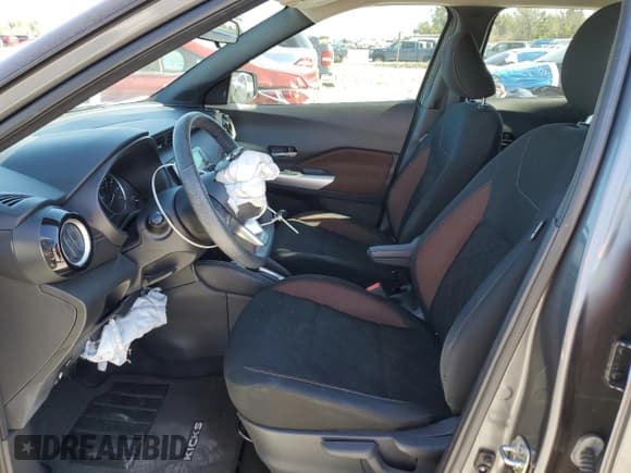 ✅ 2020 Nissan Kicks SR • VIN: 3N1CP5DV7LL569479 • Лот: 92379125. Опубликован ранее на Copart с пробегом 39 342 миль. Бесплатный доступ к архиву аукционных продаж из США и подробный отчёт об истории автомобиля на DreamBid. Изображение 7.