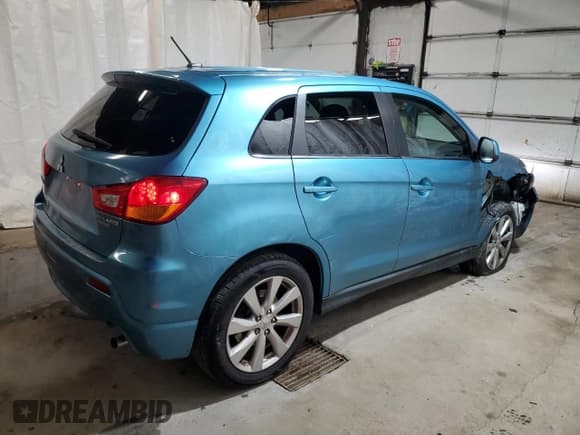 ✅ 2013 Mitsubishi Outlander SE • VIN: 4A4AR4AU3DE011238 • Lot: 89462695. Wystawiony na Copart z przebiegiem 62 060 mil. Bezpłatny archiwum sprzedaży aukcyjnych z USA i szczegółowy raport historii pojazdu na DreamBid. Zdjęcie 3.