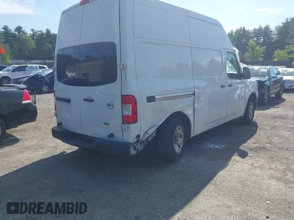 ✅ 2015 Nissan NV SV • VIN: 1N6BF0LY2FN803703 • Lot: 42342161. Wystawiony na IAAI z przebiegiem 146 010 mil. Bezpłatny archiwum sprzedaży aukcyjnych z USA i szczegółowy raport historii pojazdu na DreamBid. Zdjęcie 4.