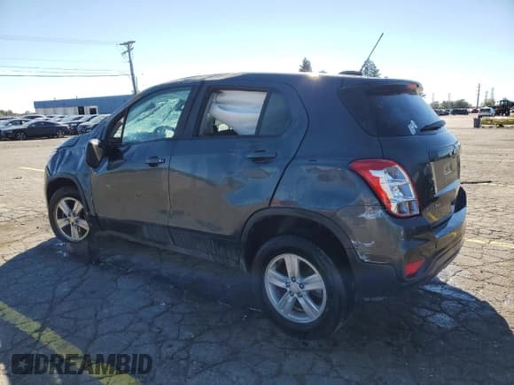 ✅ 2020 Chevrolet Trax LS • VIN: 3GNCJNSB8LL128815 • Lot: 85878105. Listed on Copart with 75,350 mi. Free auction sales archive from the USA and detailed vehicle history report at DreamBid. Image 2.