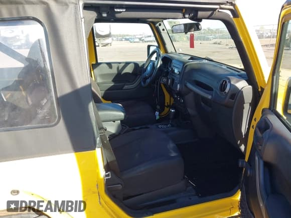 ✅ 2015 Jeep Wrangler Sport • VIN: 1C4AJWAG2FL585672 • Lot: 43524803. Listed on IAAI with 48,230 mi. Free auction sales archive from the USA and detailed vehicle history report at DreamBid. Image 5.