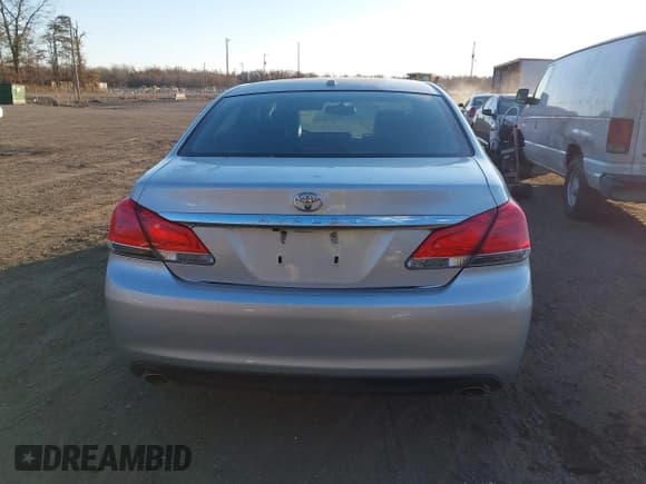 ✅ 2012 Toyota Avalon • VIN: 4T1BK3DB9CU454479 • Lot: 43689334. Listed on IAAI with 298,090 mi. Free auction sales archive from the USA and detailed vehicle history report at DreamBid. Image 16.