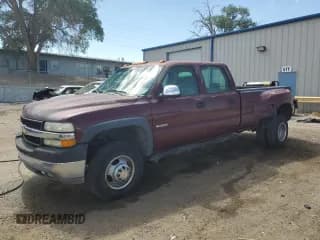 ✅ 2002 Chevrolet Silverado 1500 • VIN: 1GCJC33G92F215561 • Lot: 62516525. Wystawiony na Copart z przebiegiem 115 028 mil. Bezpłatny archiwum sprzedaży aukcyjnych z USA i szczegółowy raport historii pojazdu na DreamBid. Zdjęcie 1.