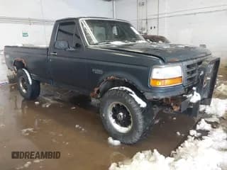 ✅ 1996 Ford F-250 • VIN: 2FTHF26H0TCA11927 • Lot: 43892467. Wystawiony na IAAI z przebiegiem Nie podano. Bezpłatny archiwum sprzedaży aukcyjnych z USA i szczegółowy raport historii pojazdu na DreamBid. Zdjęcie 1.
