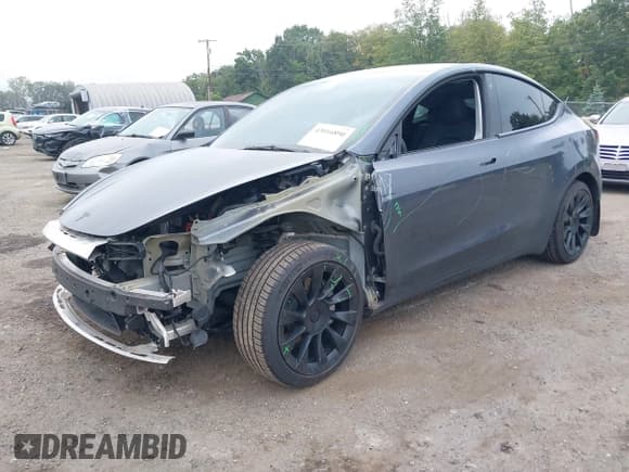 ✅ 2023 Tesla Model Y Long Range • VIN: 7SAYGDEE3PF696104 • Lot: 43016890. Wystawiony na IAAI z przebiegiem 27 769 mil. Bezpłatny archiwum sprzedaży aukcyjnych z USA i szczegółowy raport historii pojazdu na DreamBid. Zdjęcie 2.