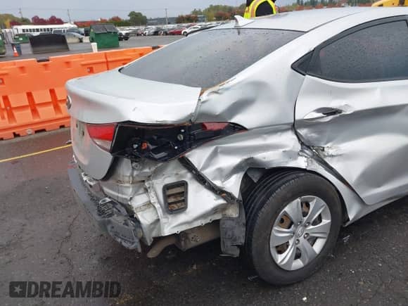 2016 Hyundai Elantra SE с VIN KMHDH4AE1GU483699, выставлен на аукционе IAAI как лот 43611187 с пробегом 183 463 миль миль и . История ставок и продаж доступна на DreamBid. Изображение 6.