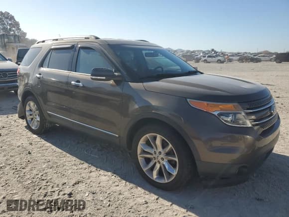 ✅ 2015 Ford Explorer Limited • VIN: 1FM5K7F85FGB89214 • Lot: 92455625. Wystawiony na Copart z przebiegiem 144 973 mil. Bezpłatny archiwum sprzedaży aukcyjnych z USA i szczegółowy raport historii pojazdu na DreamBid. Zdjęcie 4.