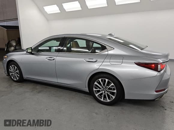 ✅ 2024 Lexus ES 350 • VIN: 58ACZ1B15RU163073 • Lot: 71821605. Wystawiony na Copart z przebiegiem 45 784 mil. Bezpłatny archiwum sprzedaży aukcyjnych z USA i szczegółowy raport historii pojazdu na DreamBid. Zdjęcie 2.