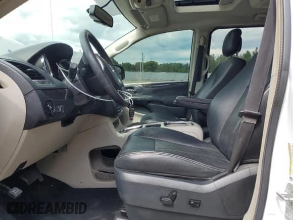 ✅ 2015 Dodge Grand Caravan Crew Plus • VIN: 2C4RDGDG9FR718916 • Lot: 67239835. Wystawiony na Copart z przebiegiem 117 684 mil. Bezpłatny archiwum sprzedaży aukcyjnych z USA i szczegółowy raport historii pojazdu na DreamBid. Zdjęcie 7.