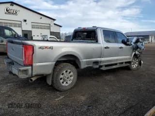 ✅ 2023 Ford F-350 XL • VIN: 1FT8W3BNXPEC09061 • Лот: 91601055. Опубликован ранее на Copart с пробегом 110 741 миль. Бесплатный доступ к архиву аукционных продаж из США и подробный отчёт об истории автомобиля на DreamBid. Изображение 3.