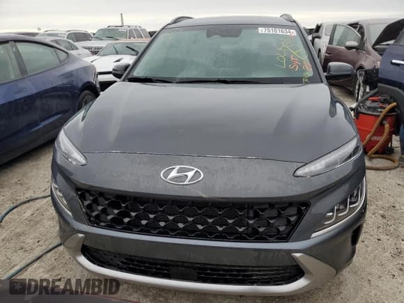 ✅ 2023 Hyundai Kona Limited • VIN: KM8K53A38PU988728 • Лот: 75101634. Опубликован ранее на Copart с пробегом 21 559 миль. Бесплатный доступ к архиву аукционных продаж из США и подробный отчёт об истории автомобиля на DreamBid. Изображение 5.
