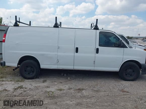 ✅ 2019 Chevrolet Express Cargo • VIN: 1GCWGBFGXK1369600 • Лот: 43337240. Опубликован ранее на IAAI с пробегом 169 566 миль. Бесплатный доступ к архиву аукционных продаж из США и подробный отчёт об истории автомобиля на DreamBid. Изображение 13.
